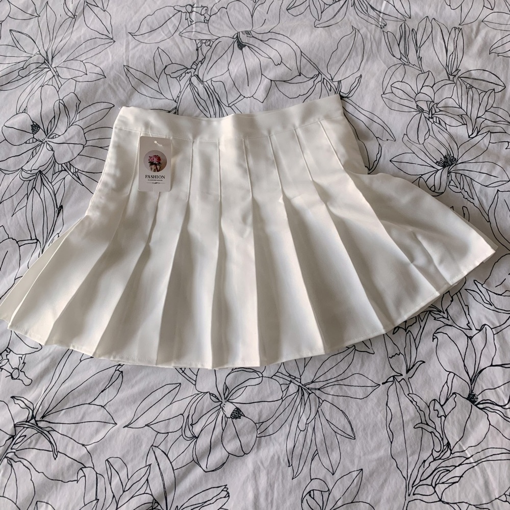 Pleated White Mini Skirt